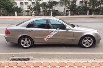 Mercedes-Benz E class E200 2008 - Chính chủ bán Mercedes E200 đời 2008, màu vàng 