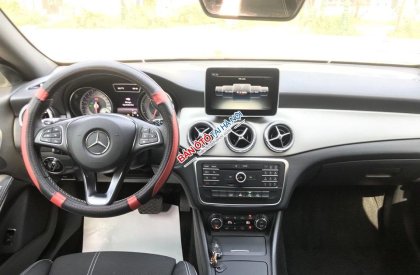 Mercedes-Benz CLA class 200 2016 - Cần bán xe Mercedes 200 sản xuất 2016, màu đỏ, nhập khẩu nguyên chiếc chính chủ