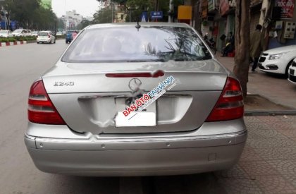 Mercedes-Benz E class E240 2004 - Chính chủ bán Mercedes E240 đời 2004, màu bạc