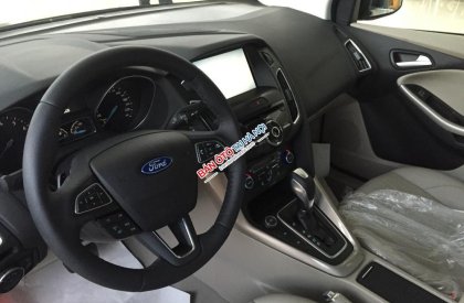 Ford Focus titanium 2018 - Bán xe Ford Focus titanium mới 100%, xe có sẵn đủ màu giao ngay, hỗ trợ trả góp 80% giá xe