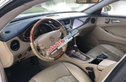 Mercedes-Benz CLS class V6 2005 - Cần bán lại xe Mercedes V6 đời 2005, màu trắng chính chủ, giá tốt