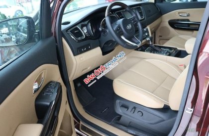 Kia Sedona DAT 2018 - Cần bán xe Kia Sedona DAT sản xuất 2018, màu nâu