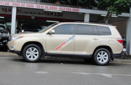 Mercedes-Benz E class 2011 - Bán Toyota Highlander LE 2011 màu vàng