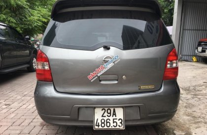 Nissan Livina 1.8 A/T  2011 - Bán xe Nissan Livina đời 2011 màu bạc, giá tốt