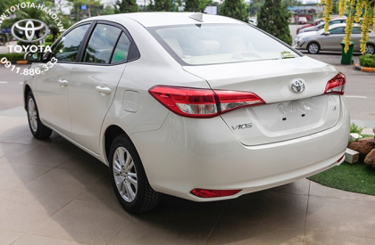 Toyota Vios 1.5E 2020 - Bán Toyota Vios 1.5E đời 2020, màu trắng, xe Giao ngay, giá cực tốt, KM hấp dẫn