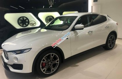 Maserati 350 Hp 2018 - Bán xe Maserati Levante 2018, màu trắng Bianco, nhập khẩu chính hãng. LH: 0978877754 hỗ trợ tốt nhất