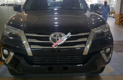 Toyota Fortuner 4x4 AT 2018 - Bán Toyota Fortuner 4x4 AT đời 2018, màu đen, nhập khẩu nguyên chiếc