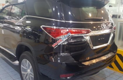 Toyota Fortuner 4x4 AT 2018 - Bán Toyota Fortuner 4x4 AT đời 2018, màu đen, nhập khẩu nguyên chiếc