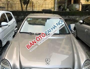 Mercedes-Benz E class  E200  2008 - Cần bán gấp Mercedes E200 năm sản xuất 2008, màu vàng