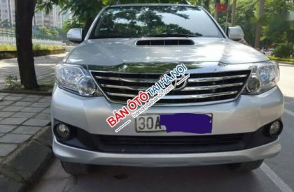 Toyota Fortuner G 2014 - Bán xe Toyota Fortuner G sản xuất năm 2014, màu bạc giá cạnh tranh