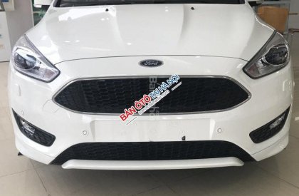 Ford Focus Titanium 2018 - An Đô Ford sale off 2 phiên bản Focus Titanium & Sport giá siêu rẻ, hỗ trợ trả góp 90%, giao xe toàn quốc L/h: 0987987588
