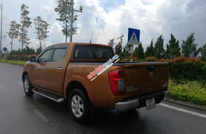 Nissan Navara E 2016 - Gia đình bán Nissan Navara E 2016, màu cam, nhập khẩu, mới 99%