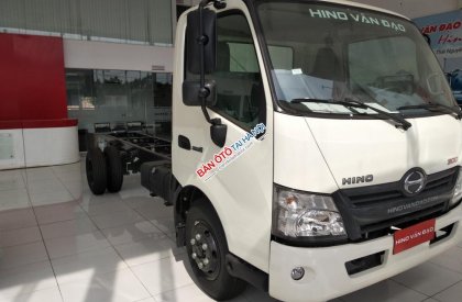 Hino 300 Series XZU720 2018 - Hino Euro 4 XZU720 3,5 tấn thùng kín dài 4,4m. Khuyễn mãi lớn nhất