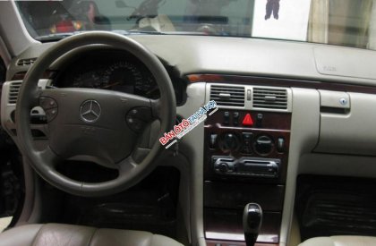 Mercedes-Benz E class D 2002 - Chính chủ bán xe Mercedes D đời 2002, màu đen, nhập khẩu 