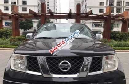 Nissan Navara LE  2013 - Gia đình bán Nissan Navara LE đời 2013, màu đen