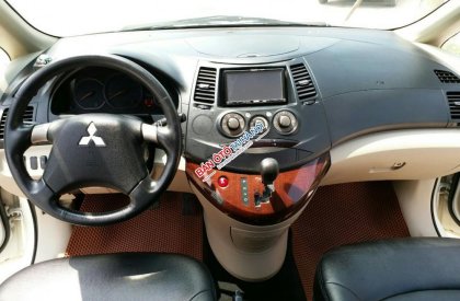 Mitsubishi Grandis LIMITTED 2010 - Mitsubishi Grandis Limited đời 2011 màu trắng Biển Hà Nội. Xe đăng ký tên cá nhân