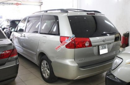 Toyota Sienna LE 3.5 2009 - Cần bán gấp Toyota Sienna LE 3.5 đời 2009, màu bạc, xe nhập  