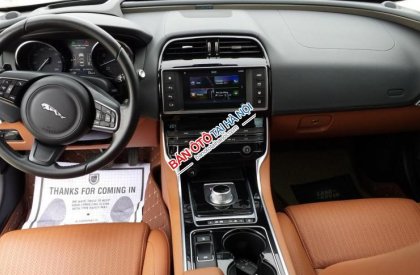 Jaguar XE 2018 - Cần bán Jaguar XE năm sản xuất 2015, xe nhập
