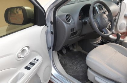 Nissan Sunny XL 2015 - Bán ô tô Nissan Sunny XL đời 2015, màu bạc, giá tốt
