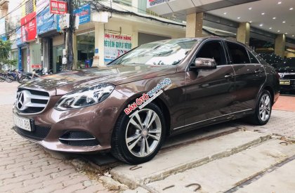 Mercedes-Benz E class e250 2013 - Bán Mercedes E250 2013, màu nâu, nội thất đen