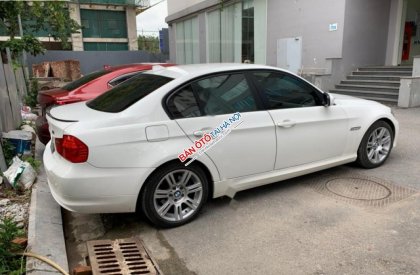 BMW 3 Series 320i 2011 - Bán BMW 3 Series 320i sản xuất 2011, màu trắng, xe nhập, giá tốt
