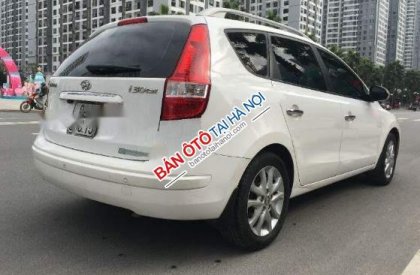 Hyundai i30  AT 2011 - Cần bán lại xe Hyundai i30 AT sản xuất năm 2011, màu trắng, đăng ký chính chủ cuối năm 2012