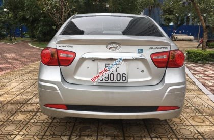 Hyundai Avante 1.6AT 2014 - Bán Hyundai Avante 1.6AT năm sản xuất 2014, màu bạc giá cạnh tranh