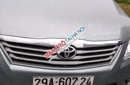 Toyota Innova E 2012 - Cần bán xe Toyota Innova E đời 2012, màu xám số sàn