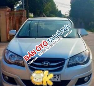 Hyundai Elantra MT 2009 - Cần bán xe Hyundai Elantra MT sản xuất 2009, màu bạc số sàn