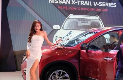 Nissan X trail  SL  2018 - Bán xe Nissan X trail SL đời 2018, màu đỏ