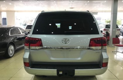 Toyota Land Cruiser    2019 - Bán xe Toyota Land Cruiser đời 2019, màu bạc, nhập khẩu
