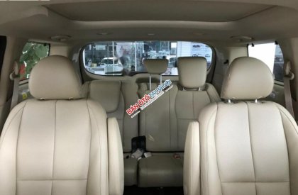 Kia Sedona Platinum D 2019 - Bán Kia Sedona Platinum D đời 2019, màu vàng