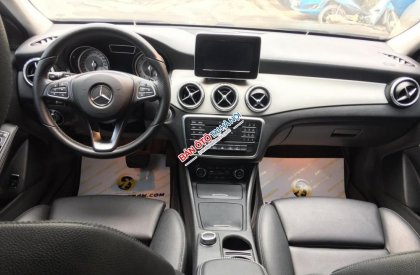 Mercedes-Benz GLA-Class 200 2016 - Bán Mercedes 200 sản xuất năm 2016, màu nâu, nhập khẩu