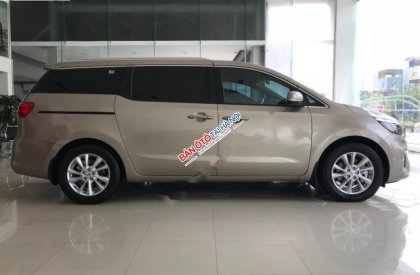 Kia Sedona Platinum D 2019 - Bán Kia Sedona Platinum D đời 2019, màu vàng