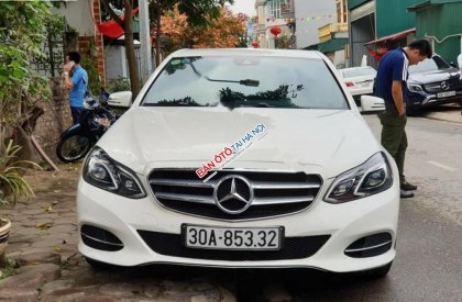 Mercedes-Benz E class E200 2015 - Bán Mercedes E200 sản xuất năm 2015, màu trắng, xe nhập