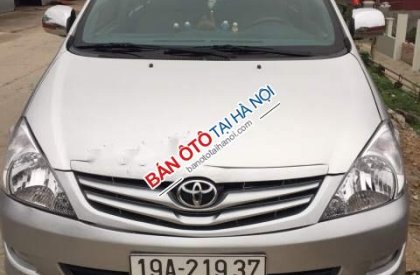 Toyota Innova  MT 2008 - Cần bán Toyota Innova MT sản xuất 2008, màu bạc, xe đẹp