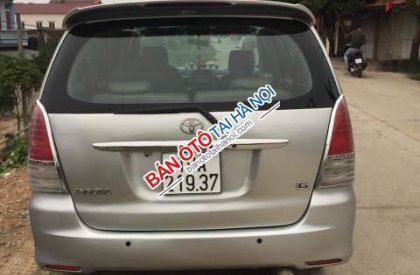 Toyota Innova  MT 2008 - Cần bán Toyota Innova MT sản xuất 2008, màu bạc, xe đẹp