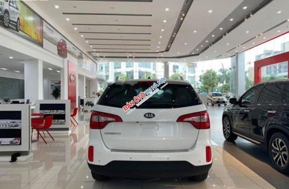 Kia Sorento GAT 2019 - Kia Phạm Văn Đồng đầu năm 2019 bán xe Kia Sorento GAT 2019, màu trắng, 784 triệu