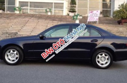 Mercedes-Benz E class   E240  2004 - Bán xe Mercedes E240 năm 2004, màu đen, nhập khẩu, giá tốt