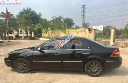 Ford Mondeo 2.5 AT 2004 - Gia đình bán Ford Mondeo 2.5 AT sản xuất năm 2004, màu đen, giá chỉ 210 triệu