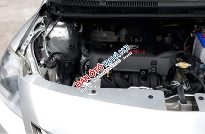 Toyota Vios E 2013 - Cần bán lại xe Toyota Vios E năm sản xuất 2013, màu bạc đẹp như mới