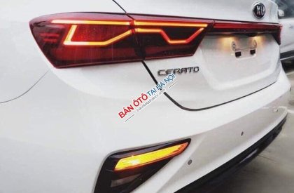 Kia Cerato MT 2019 - Bán Kia Cerato MT sản xuất 2020, màu trắng, giá 559tr