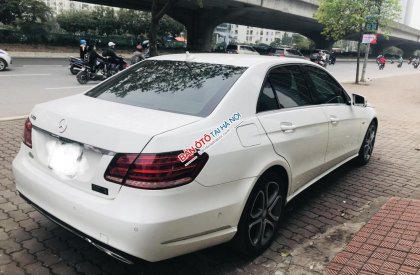 Mercedes-Benz E class E200 2015 - Bán Mercedes E200, sản xuất và đăng ký 2015, tên công ty, có hóa đơn VAT