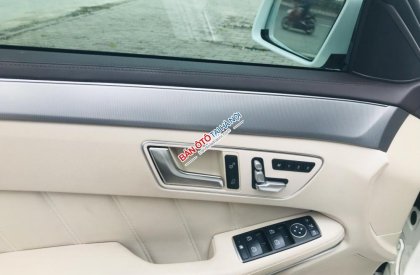 Mercedes-Benz E class E200 2015 - Bán Mercedes E200, sản xuất và đăng ký 2015, tên công ty, có hóa đơn VAT