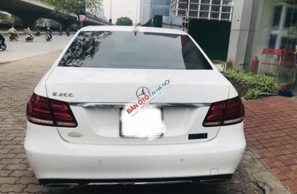 Mercedes-Benz E class E200 2015 - Bán Mercedes E200, sản xuất và đăng ký 2015, tên công ty, có hóa đơn VAT