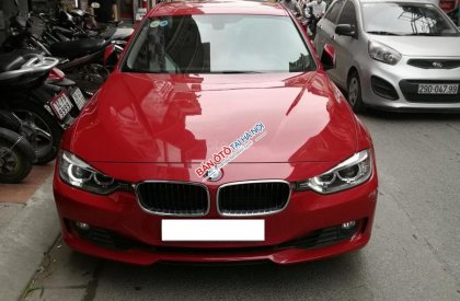BMW 3 Series  320i 2012 - Cần bán xe BMW 320i sản xuất 2012 màu đỏ