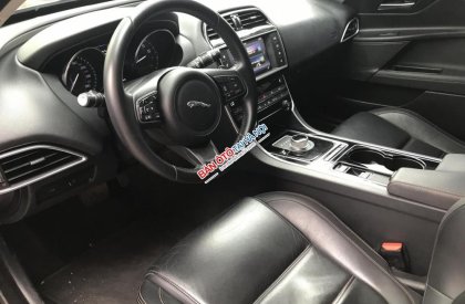 Jaguar XE XE 2015 - Bán Jaguar XE sản xuất 2015 màu đỏ