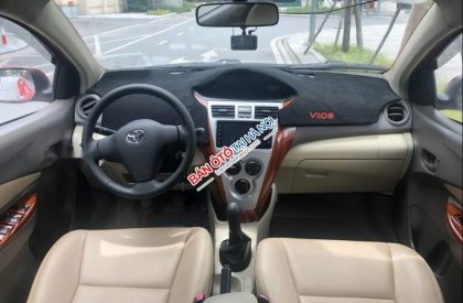 Toyota Vios    E   2011 - Bán ô tô Toyota Vios E năm 2011, màu đỏ, cam kết không đâm đụng ngập nước