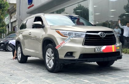 Toyota Highlander LE 2.7 2016 - Cần bán Toyota Highlander LE 2.7 SX 2016, màu vàng cát, xe nhập Mỹ đã lên full option. LH: 0982.84.2838