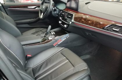 Bán BMW 530i Luxury Line 2018, màu đen, nhập khẩu